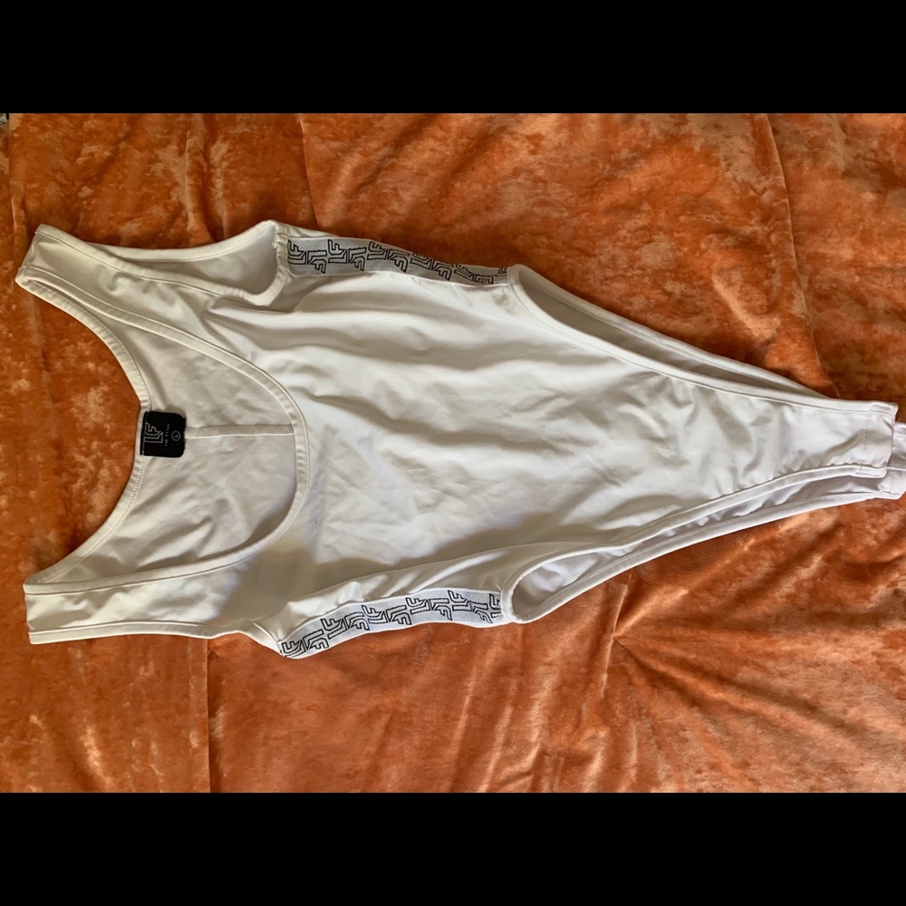 White LF Bosy suit size L